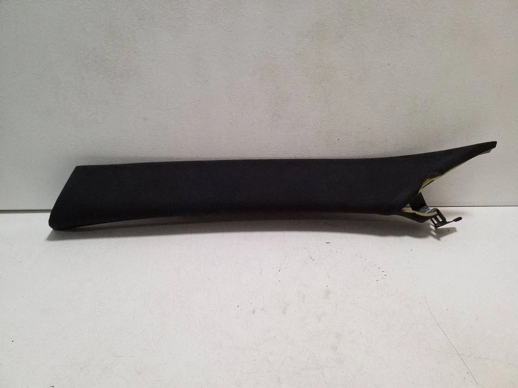 (A) pillar trim 06700114200