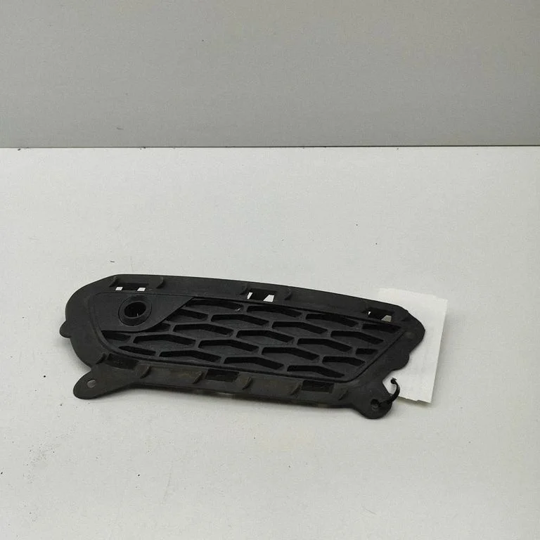 Front grill GJ3215A298C