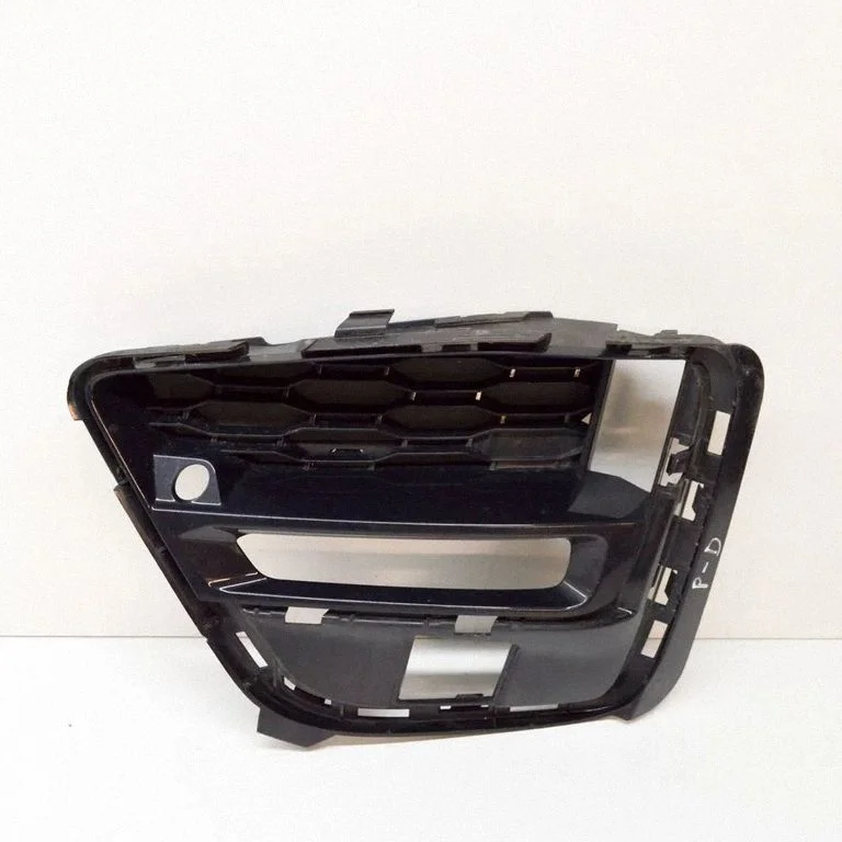 Atrapa przednia (grill) 8069372