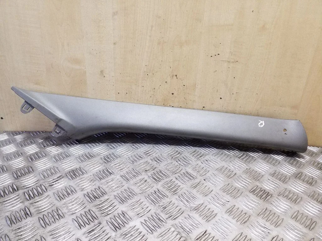 (A) piilari kate 769110008R – Renault Master III (2010-2024)