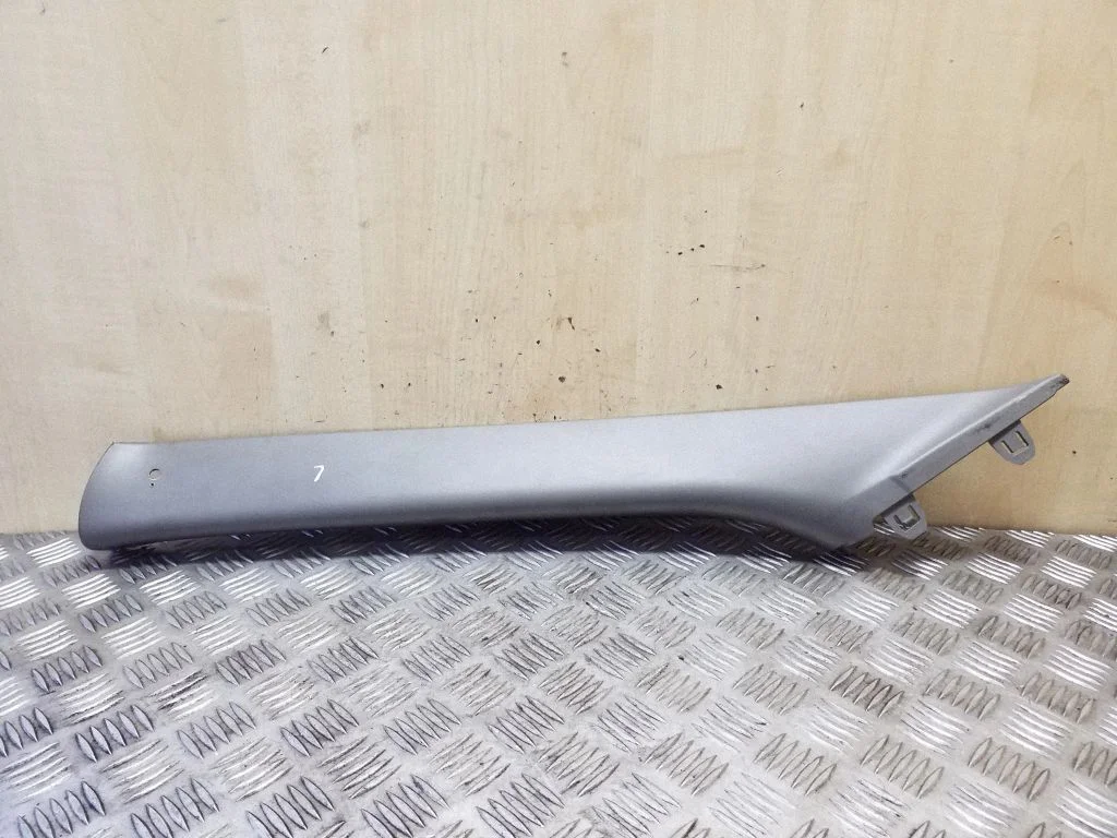 (A) piilari kate 769120010R – Renault Master III (2010-2024)