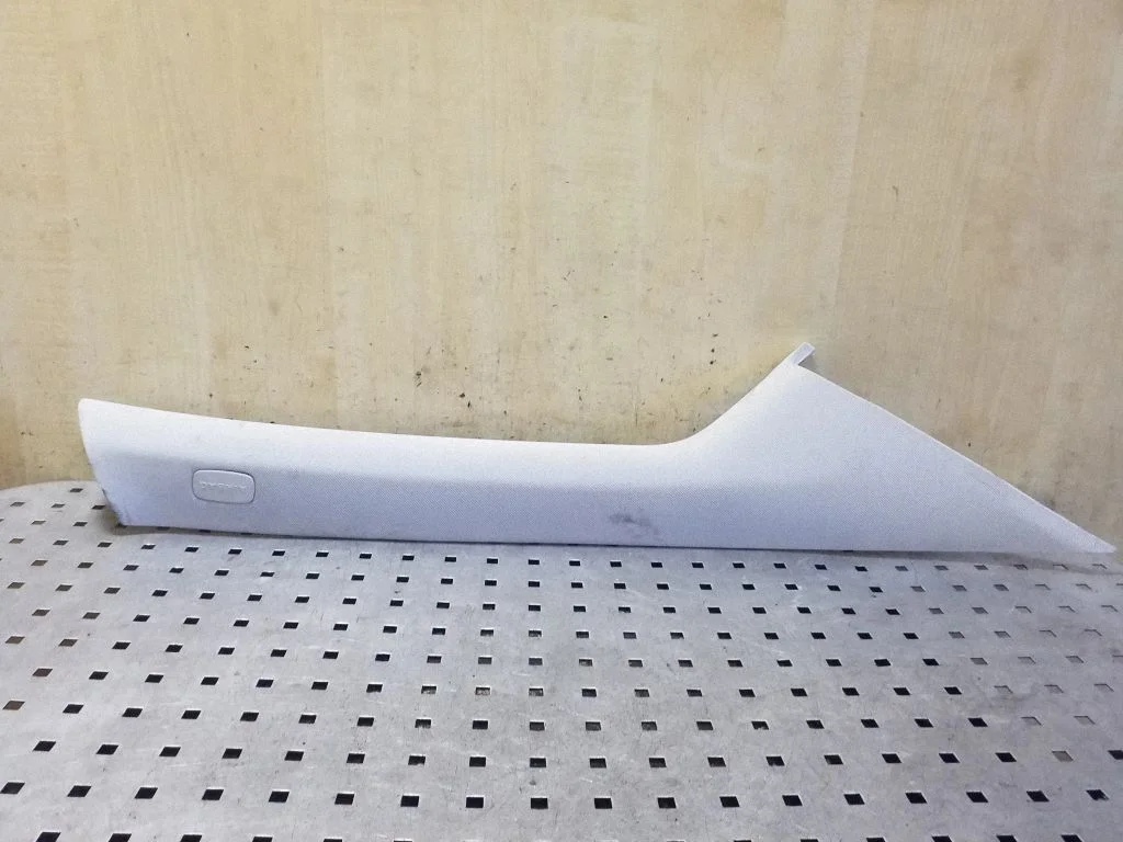 (A) piilari kate – Mercedes-Benz B-klass W246 W242 (2011-2017)