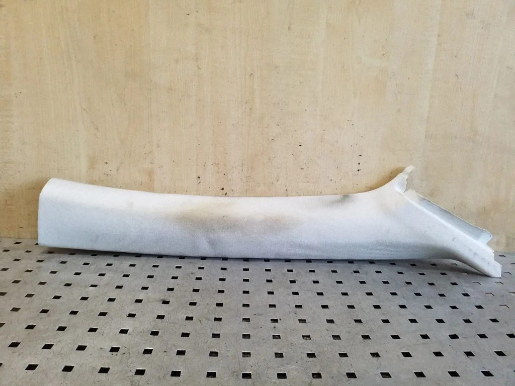 (A) pillar trim 9677359377