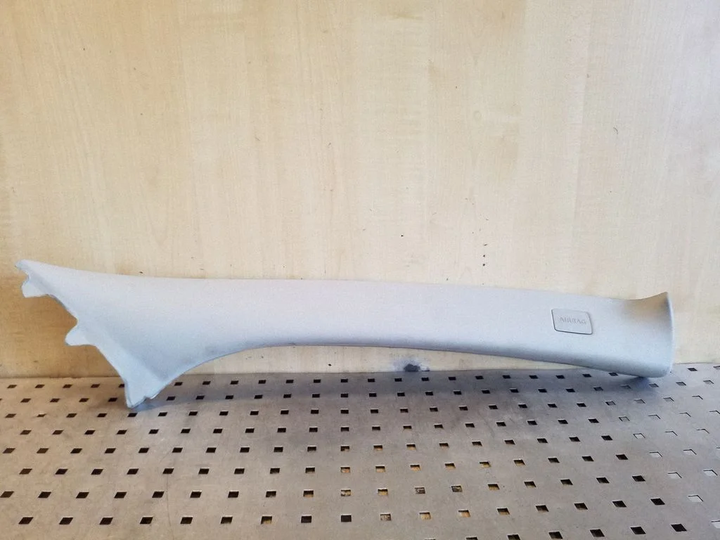 (A) piilari kate 8X23F03512