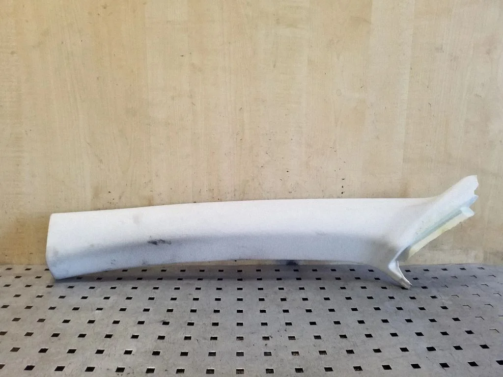 (A) pillar trim 9677359477
