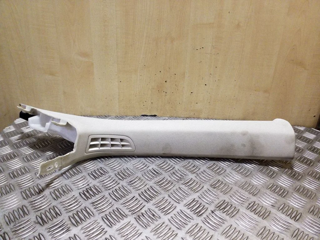 (A) pillar trim DS7303198J