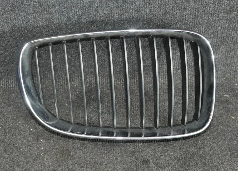 Atrapa przednia (grill) – BMW Seria 1 E81 E87 (2004-2011)
