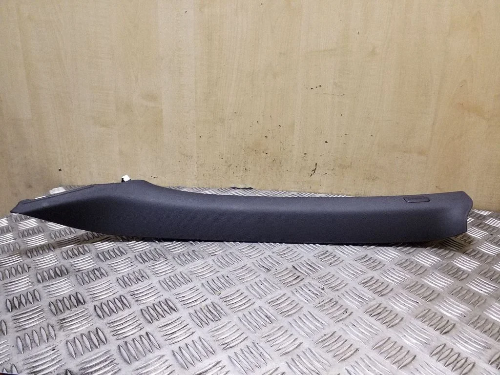 (A) piilari kate 8K0867233