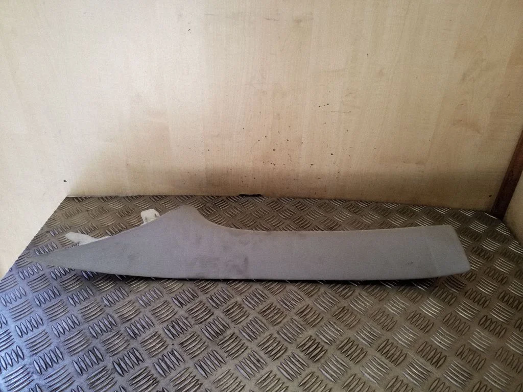 (A) pillar trim 858103Z000