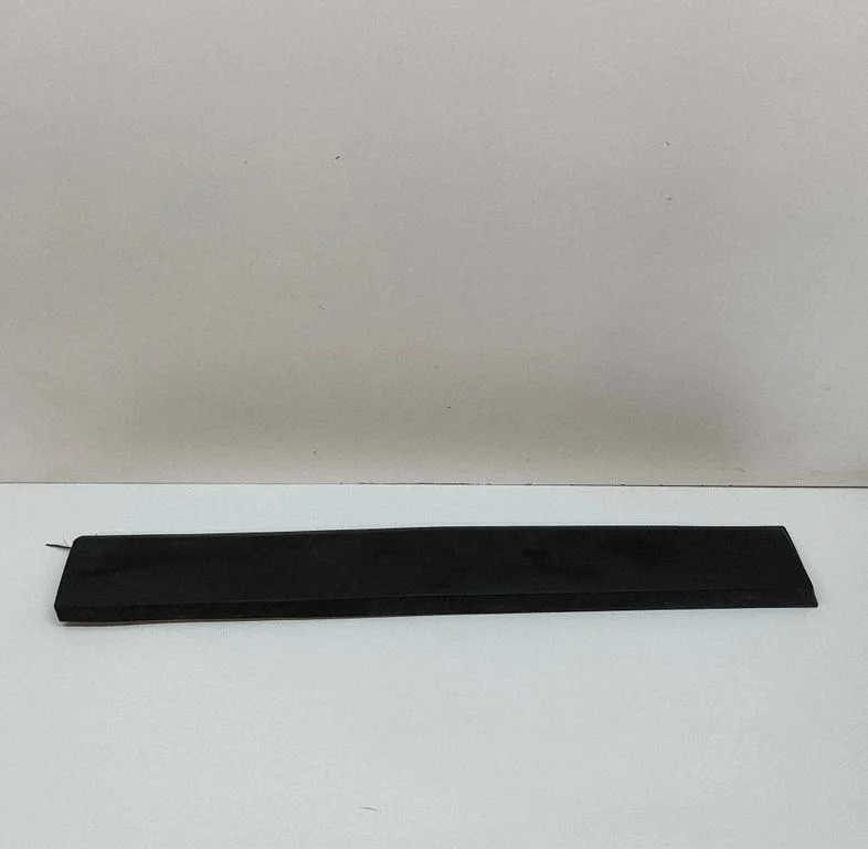 Tagaukse liist (mold) – Opel Vivaro (2014-2018)