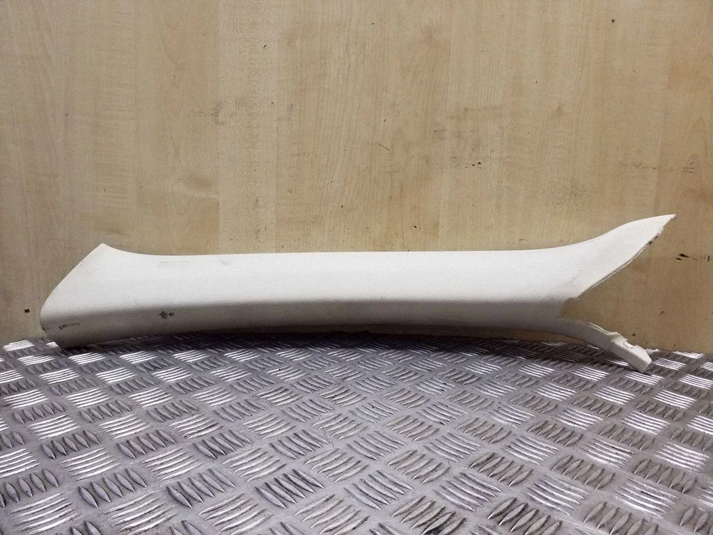(A) pillar trim 7P6867233F