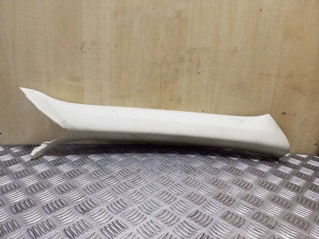 (A) pillar trim 7P6867234K