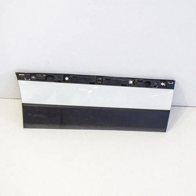 Rear door trim (molding) – Land Rover Range Rover L405 (2013-2021)