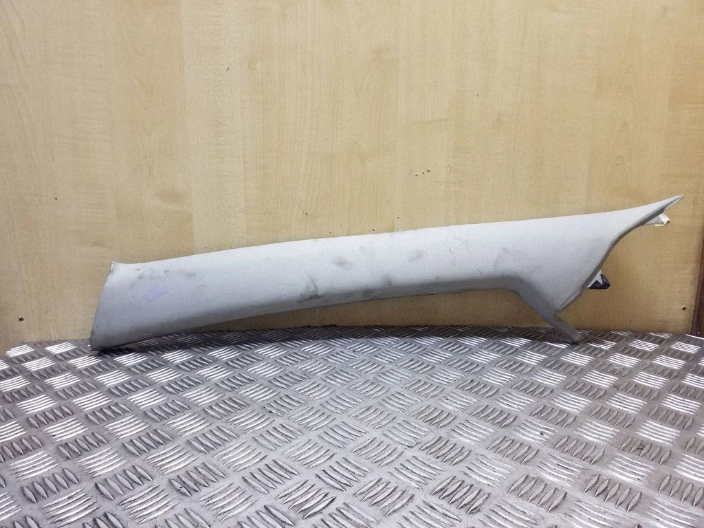 (A) pillar trim – Toyota Avensis T270 (2009-2012)