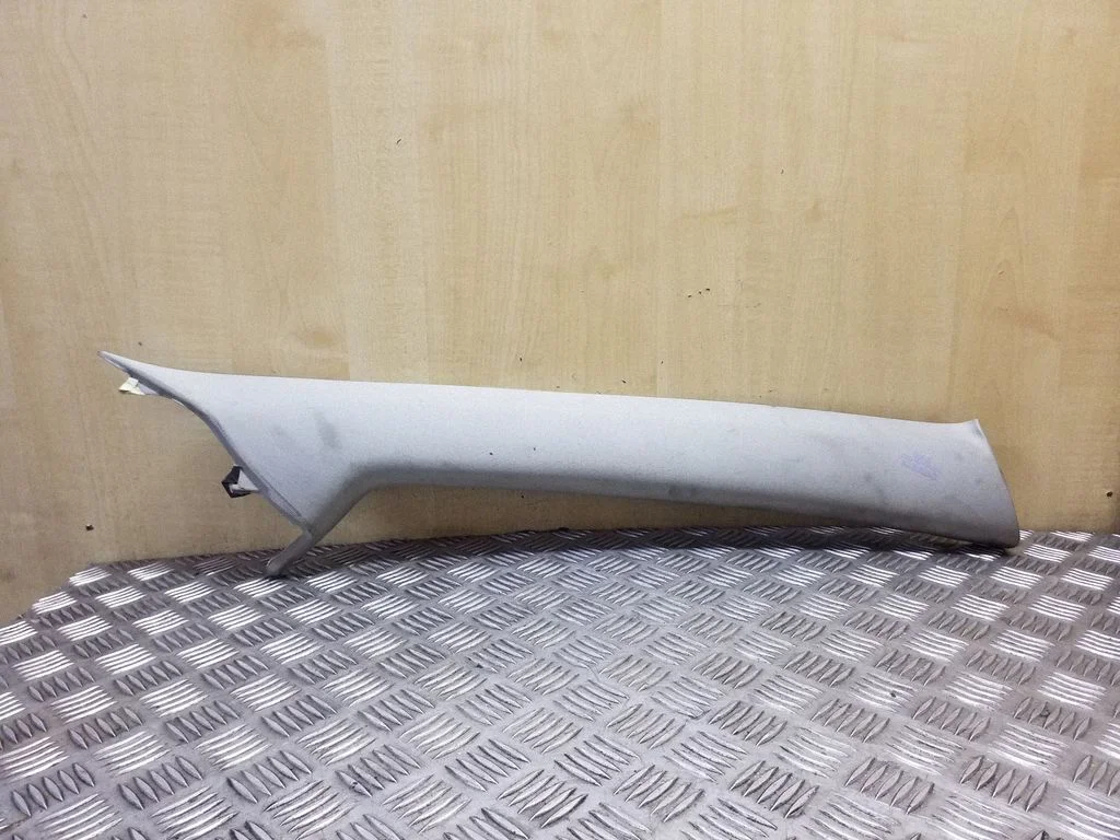 (A) pillar trim – Toyota Avensis T270 (2009-2012)