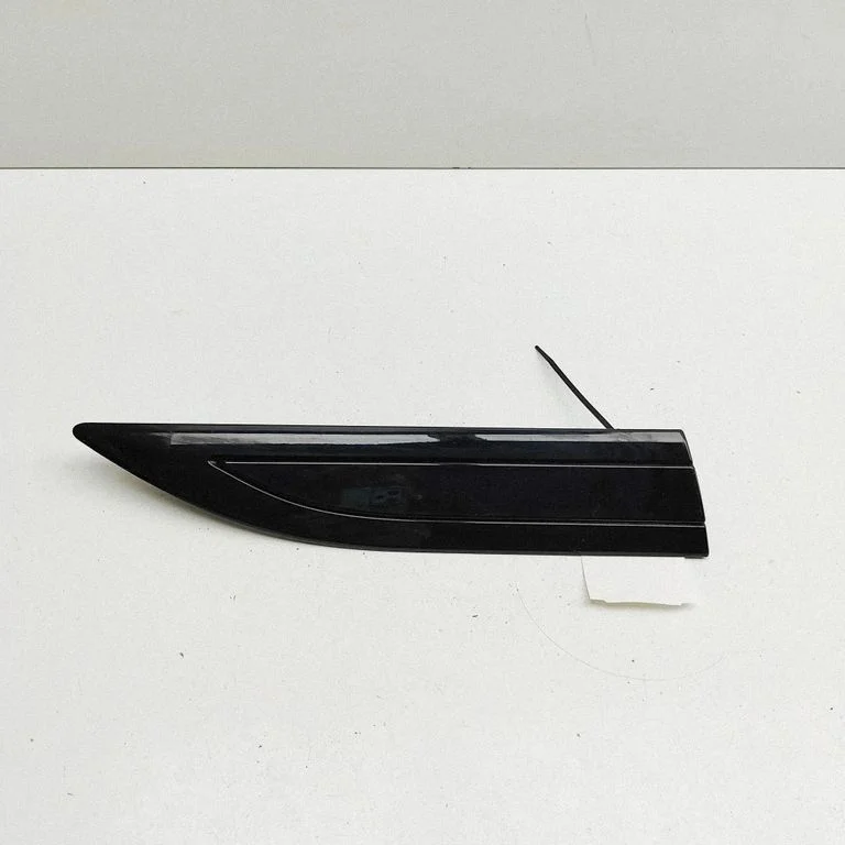Esiukse liist (mold) K8D229426BB