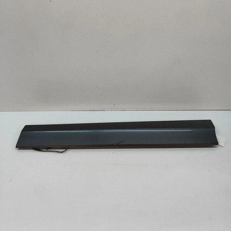 Priekšējo durvju apdare (molings) 2GA853720A