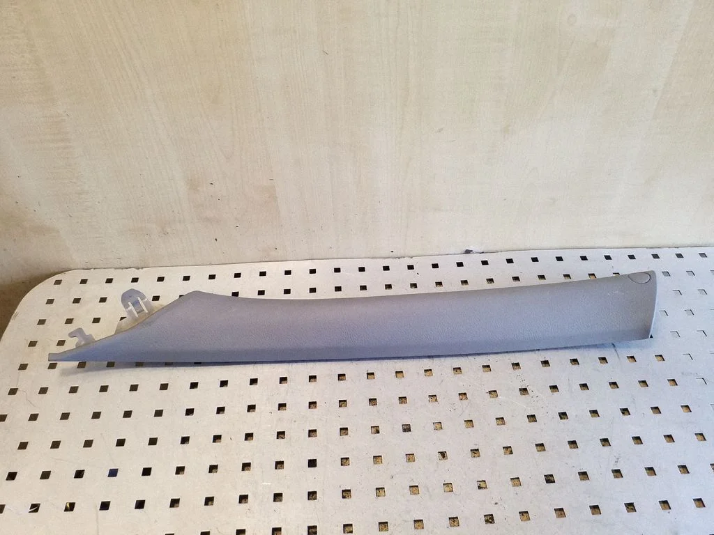 (A) pillar trim – KIA Sorento (2002-2009)