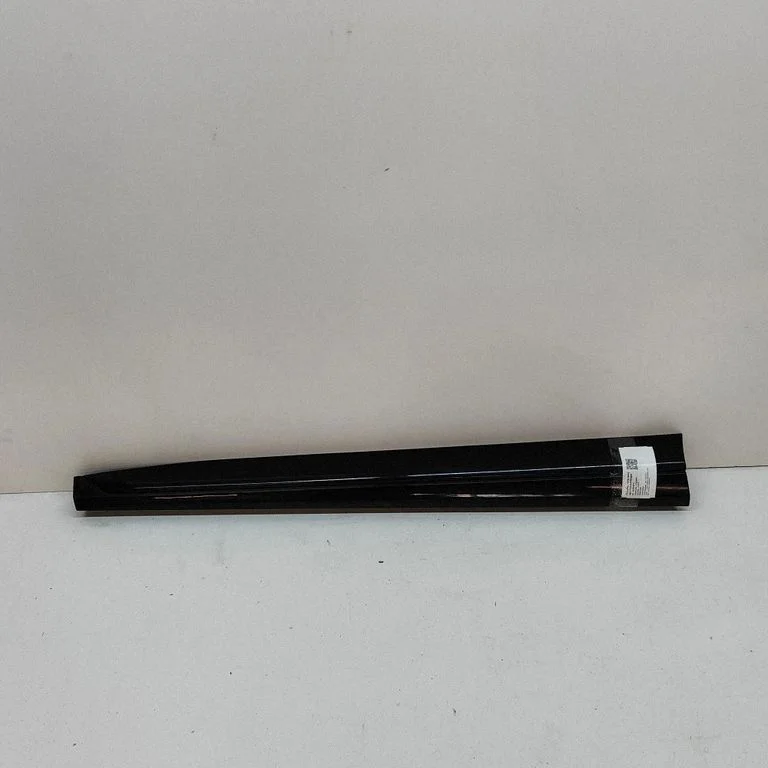 Front door trim (molding) 87723CV100