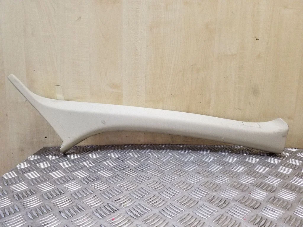 (A) pillar trim – Volvo XC60 (2009-2013)