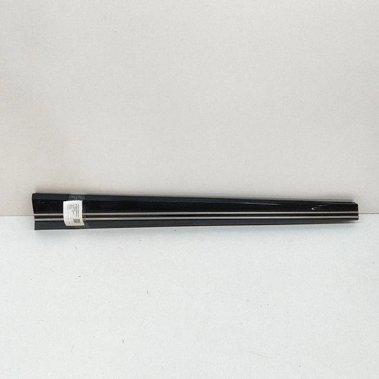 Front door trim (molding) 87723CV100