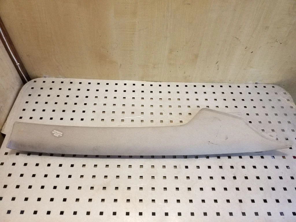 (A) pillar trim – Toyota Corolla Verso AR10 (2004-2009)