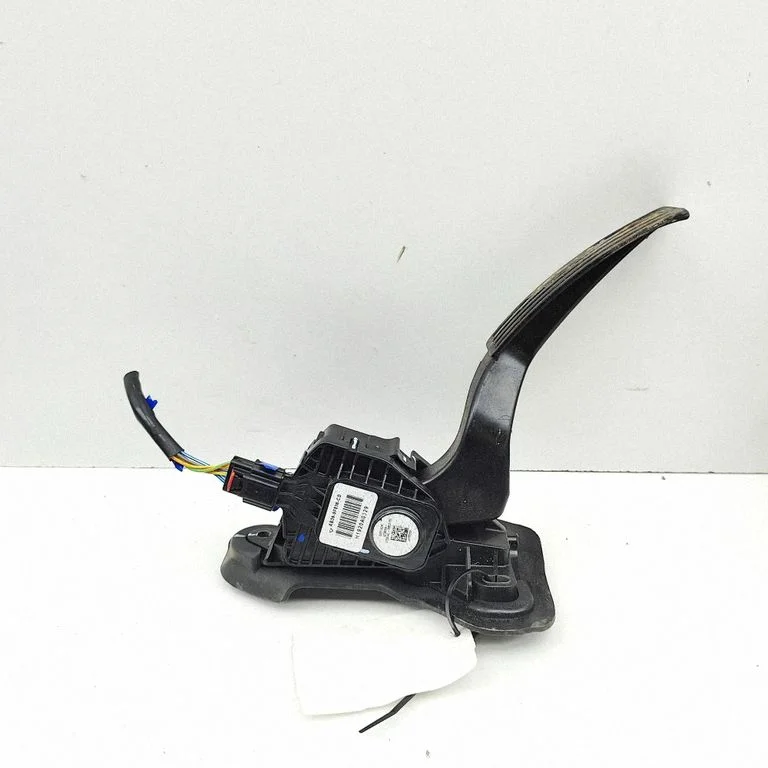 Accelerator throttle pedal AB399F836CD