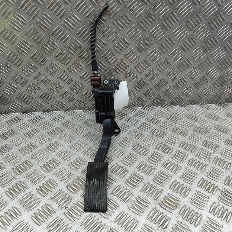 Pedał gazu 180024KJ0A