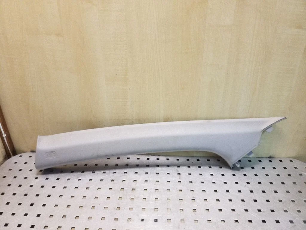 (A) pillar trim – Honda CR-V (2007-2012)