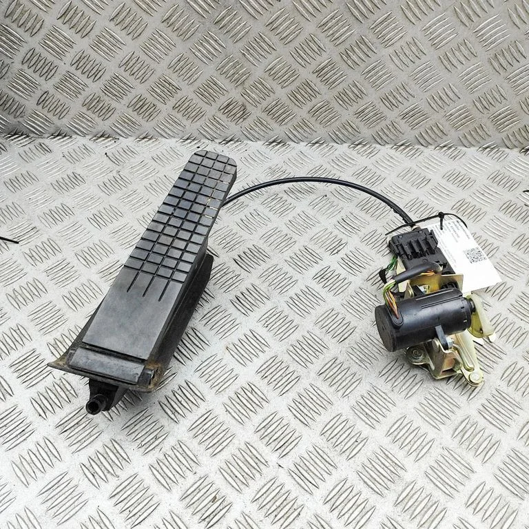 Accelerator throttle pedal – Porsche Boxster 986 (1996-2004)