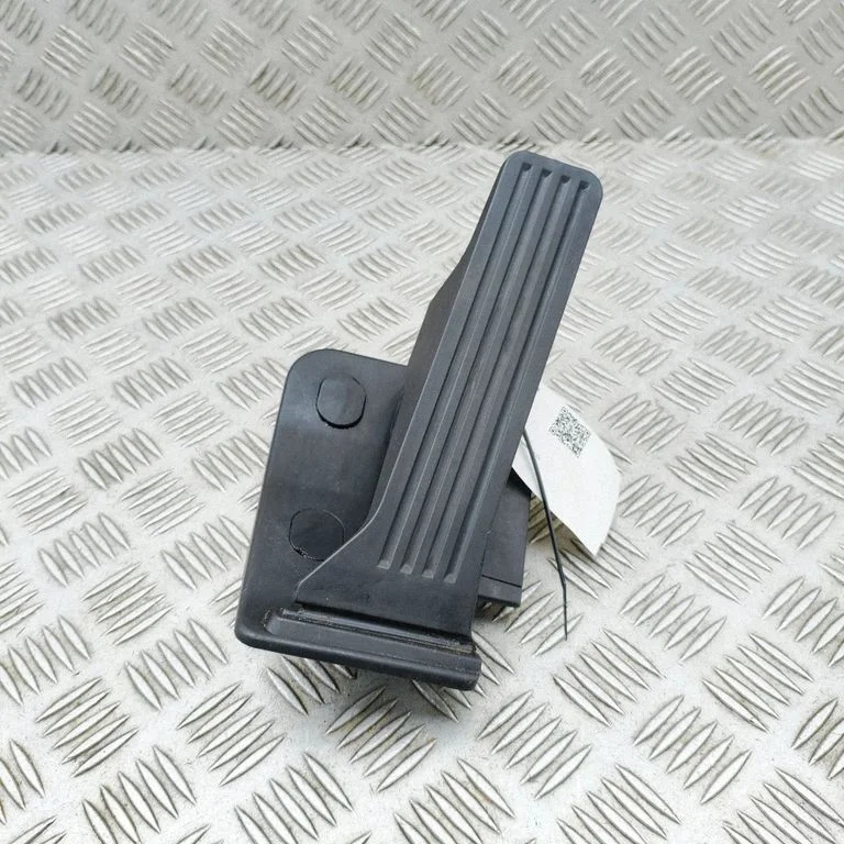 Akseleratora pedālis P8893327286