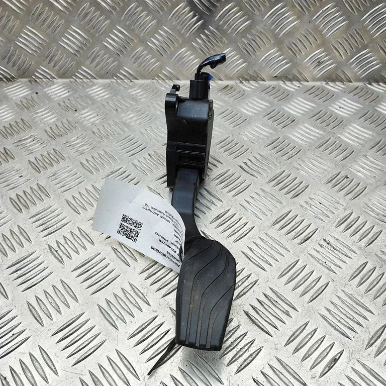Gaasipedaal 180025MR0B