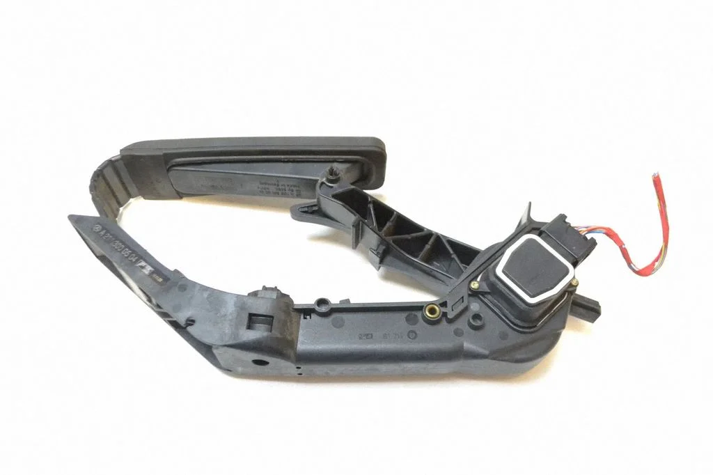 Gaasipedaal – Mercedes-Benz CLS-klass C219 (2003-2011)