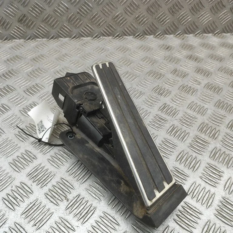 Accelerator throttle pedal 971723507A