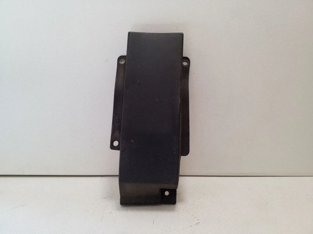 (B) pillar trim (bottom) 5801521538