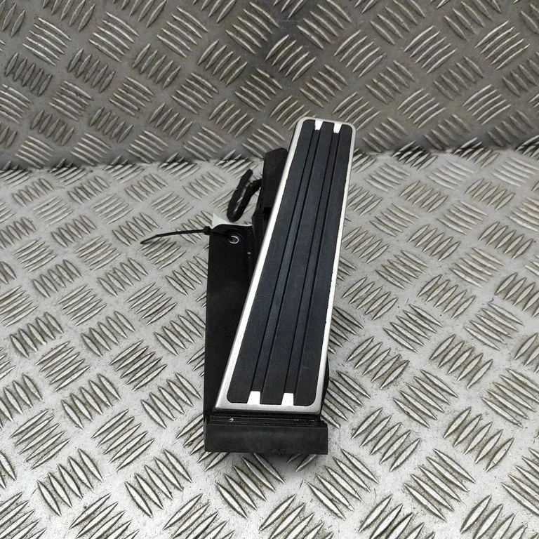 Gaasipedaal 6PV00879223