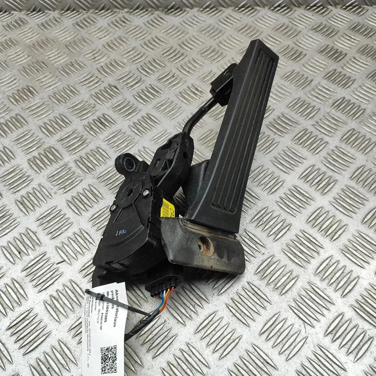 Gaasipedaal 327002S900