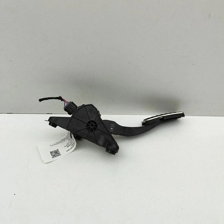 Accelerator throttle pedal – KIA Ceed (2018-)