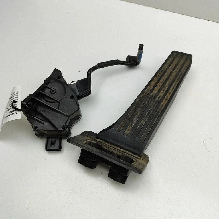 Accelerator throttle pedal – Lexus IS III XE30 (2013-2020)