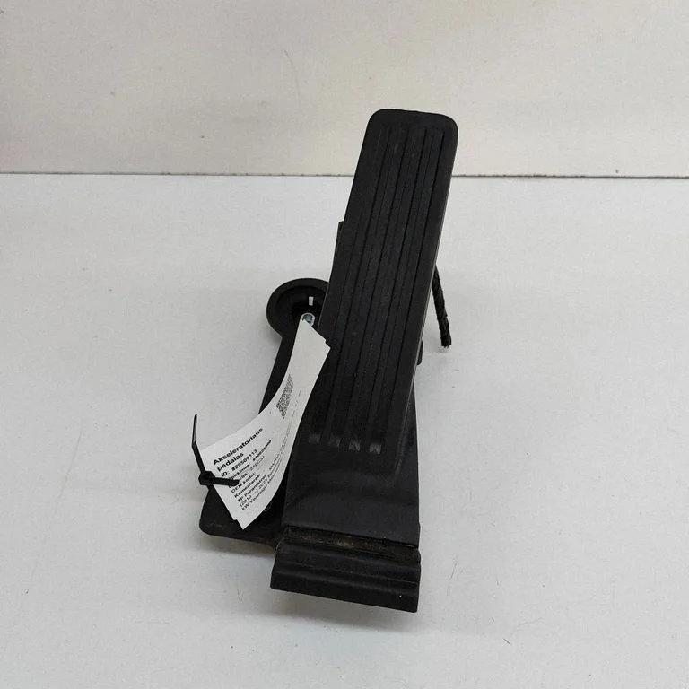 Akseleratora pedālis BCKA41600A