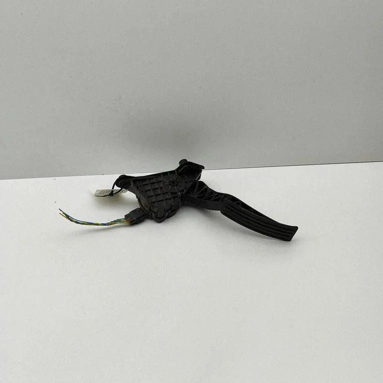 Accelerator throttle pedal – Ford Ranger (2012-2018)