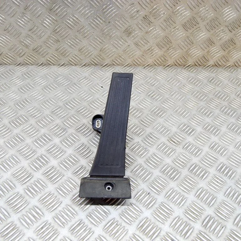 Gaasipedaal 32700R5110