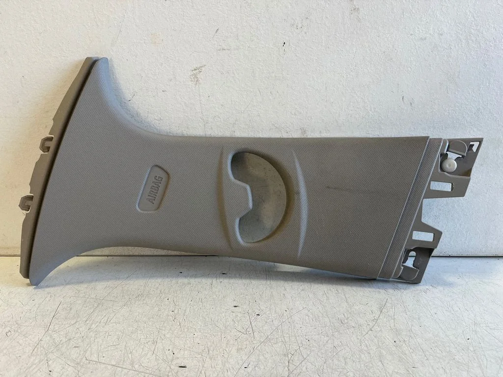 (B) statņa apdare (augšējā) – BMW 1. sērija F20 F21 (2011-2019)