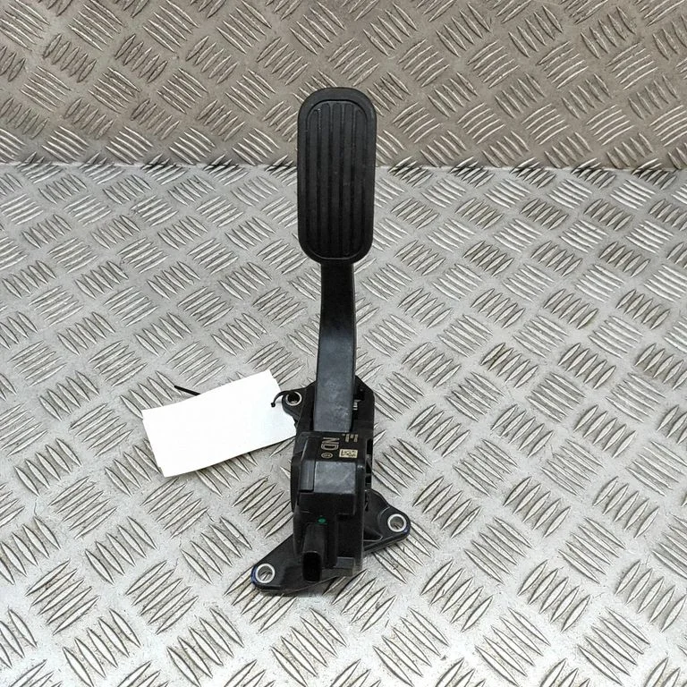 Akseleratora pedālis 78110F4022