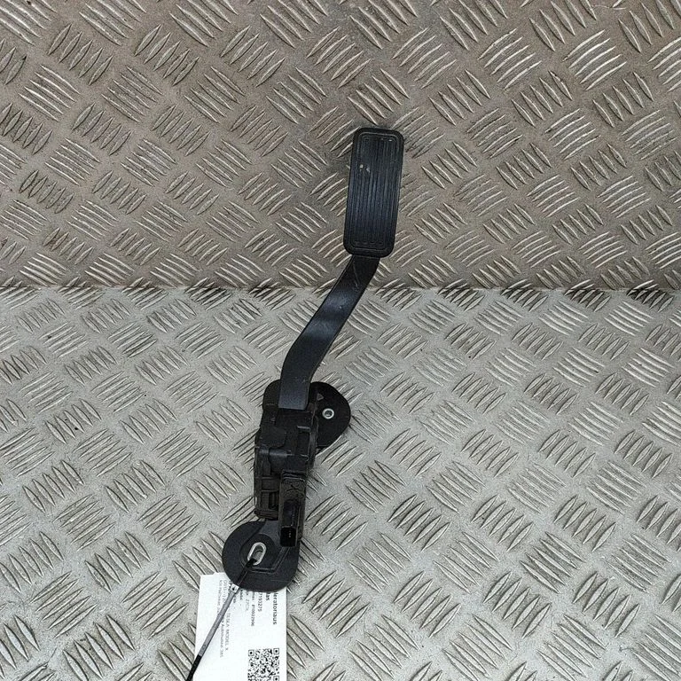 Accelerator throttle pedal BE5C9F836AA