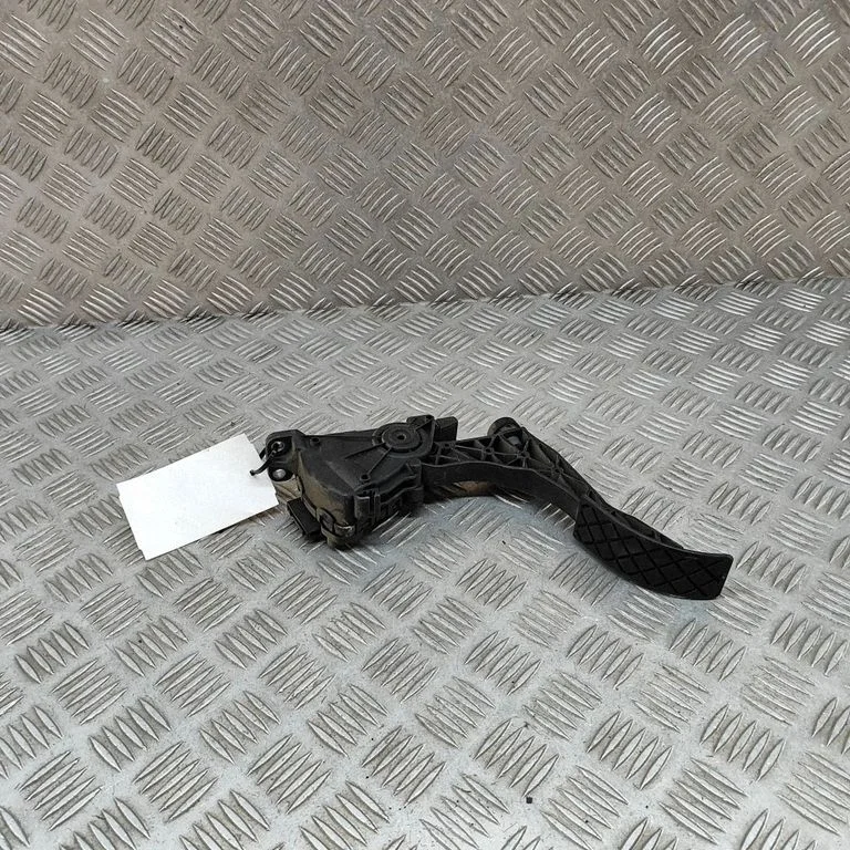 Accelerator throttle pedal – Volkswagen Amarok (2010-2020)