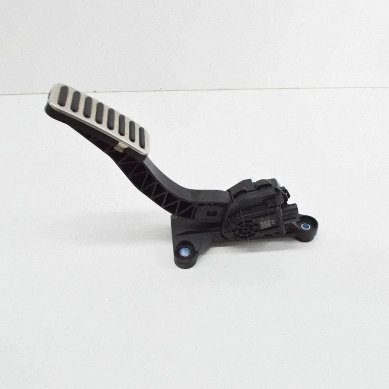 Accelerator throttle pedal – KIA Niro (2016-2022)