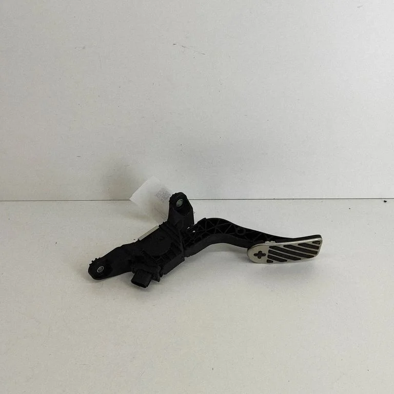 Accelerator throttle pedal 32700GI110
