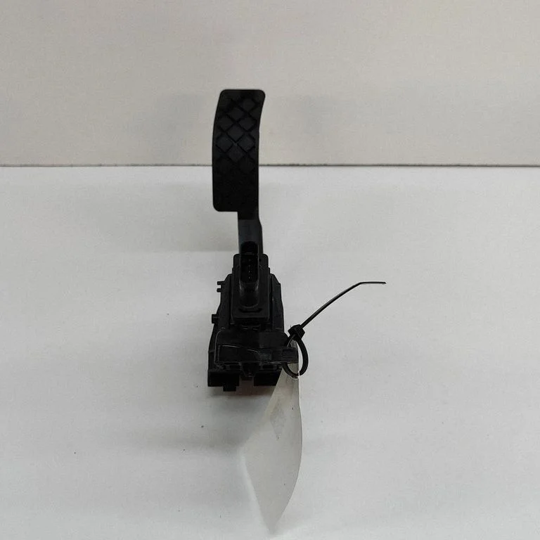 Akseleratora pedālis 6PV01164246