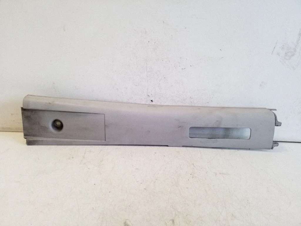 (B) piilari kate (ülemine) 5801263767KZ – Iveco Daily 5th gen (2011-2014)